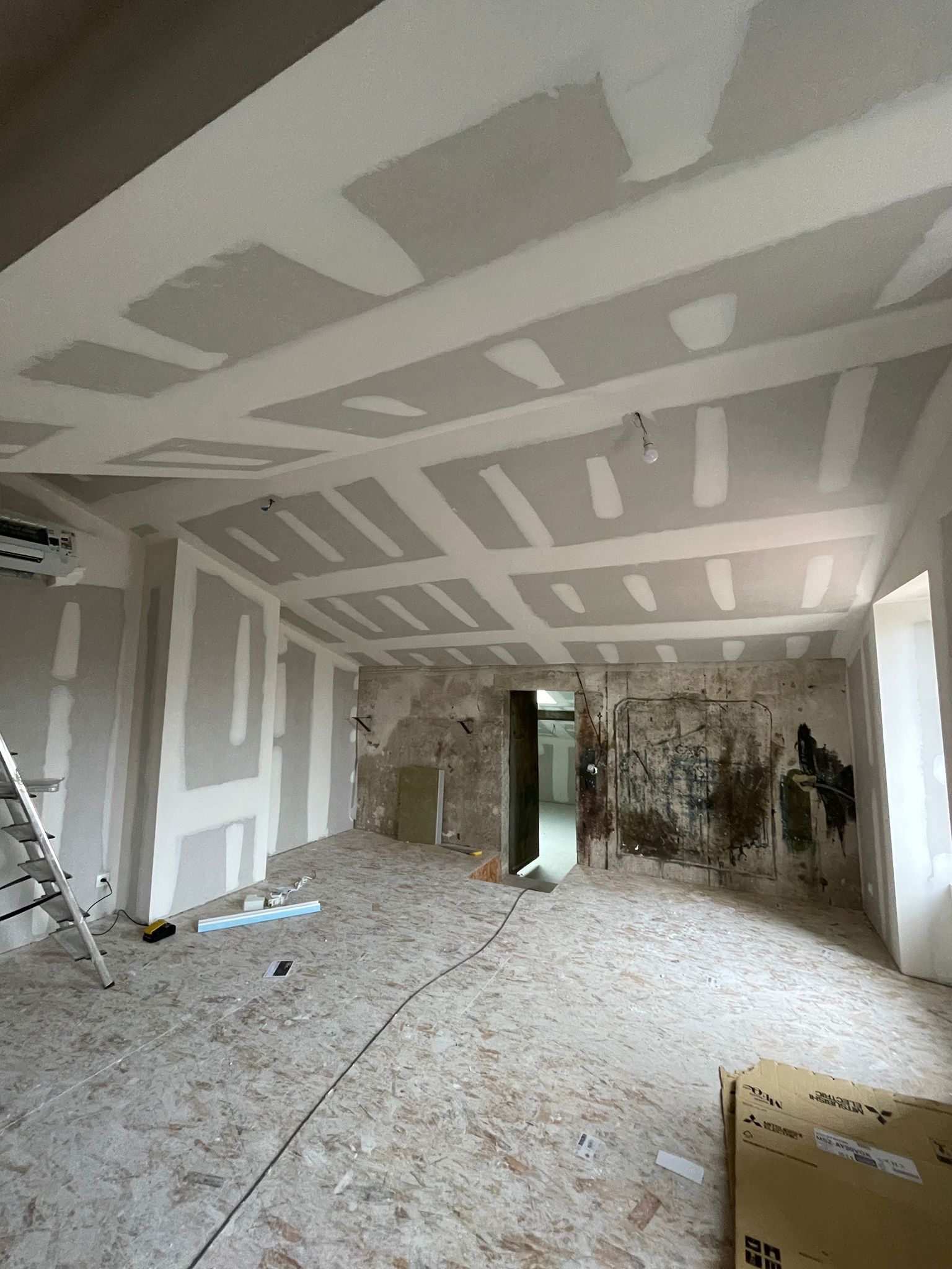 Portets : intérieur en cours de rénovation